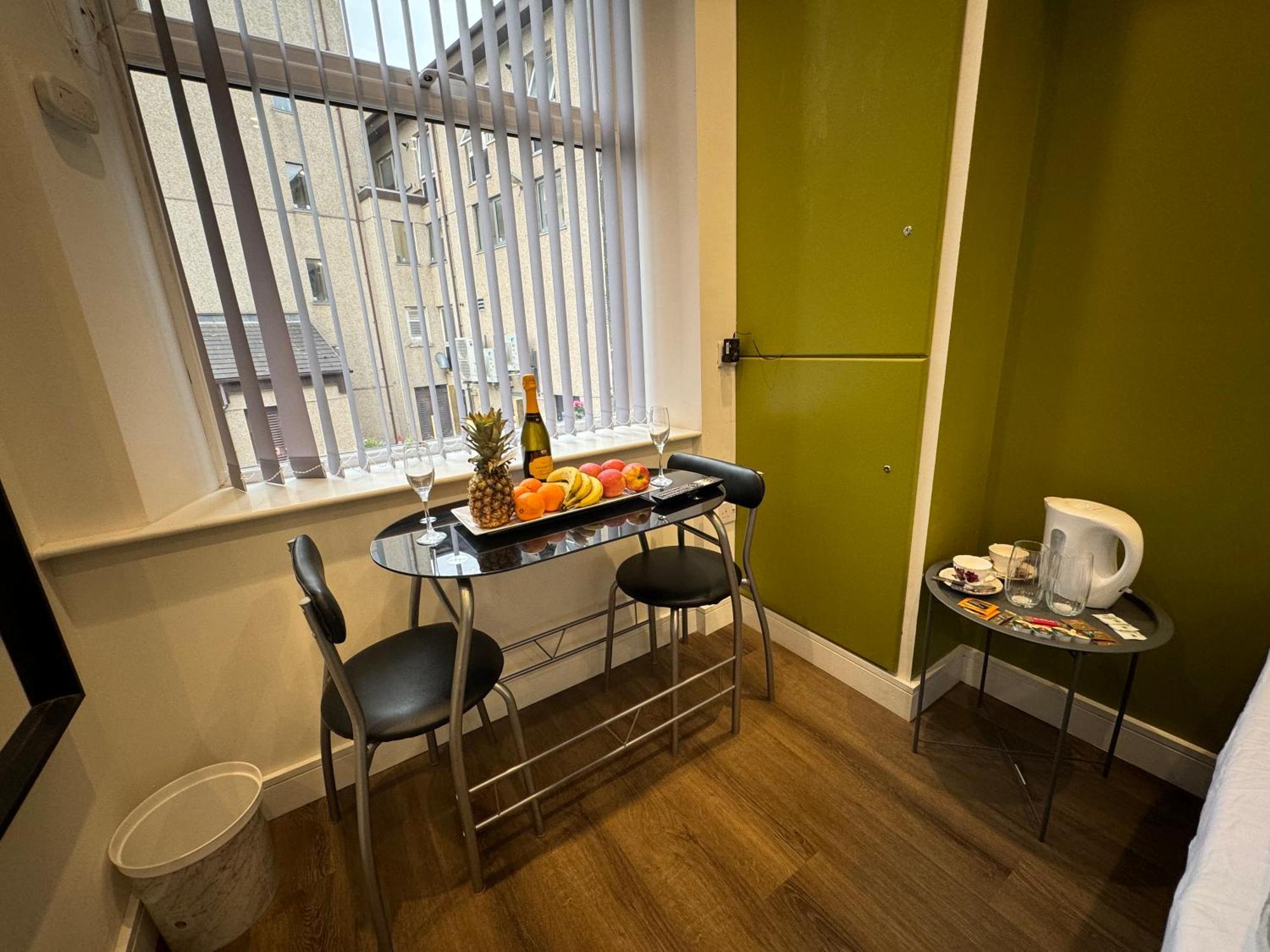 Southgate Luxury Apartments Elland Luaran gambar