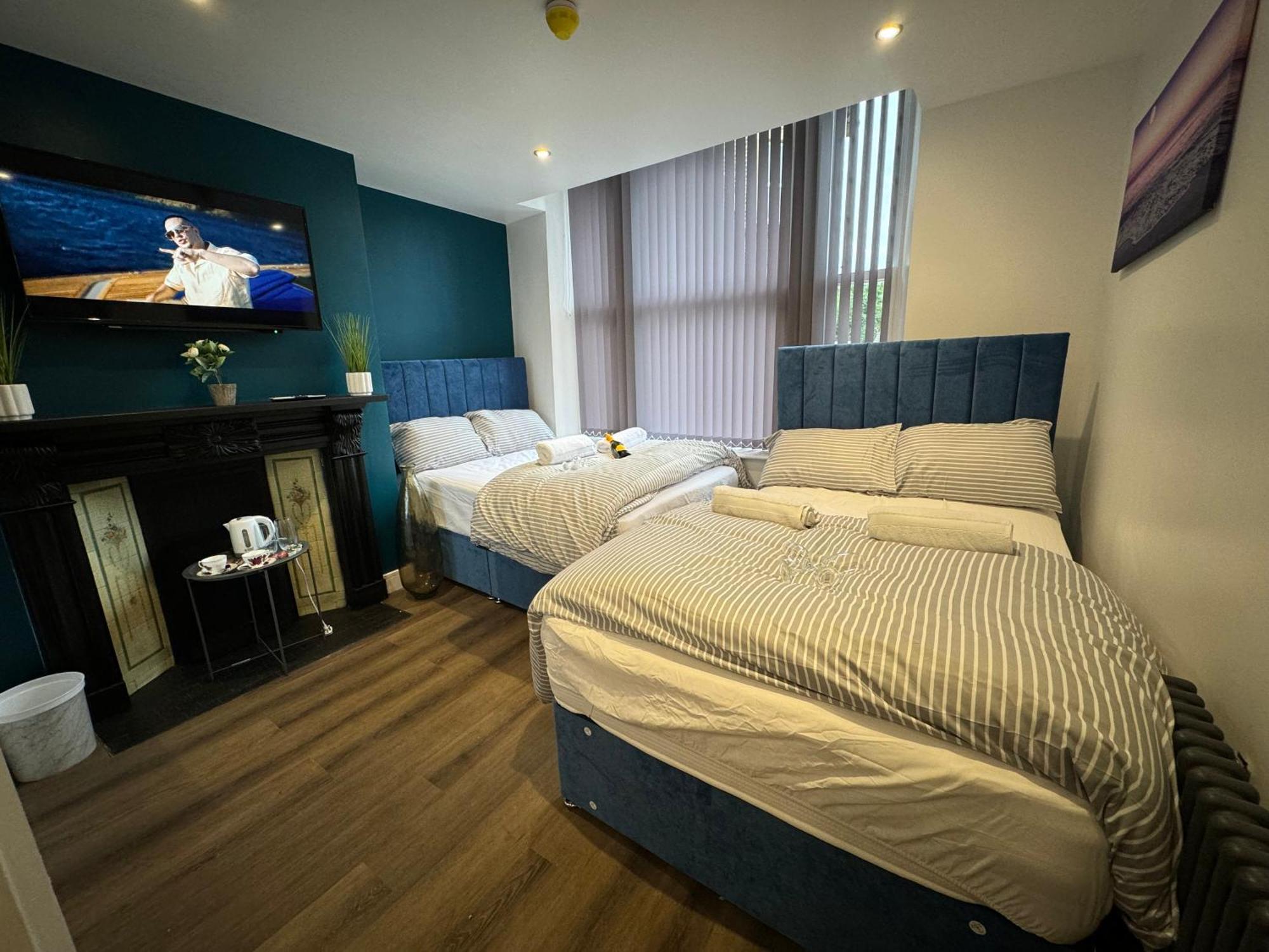 Southgate Luxury Apartments Elland Luaran gambar