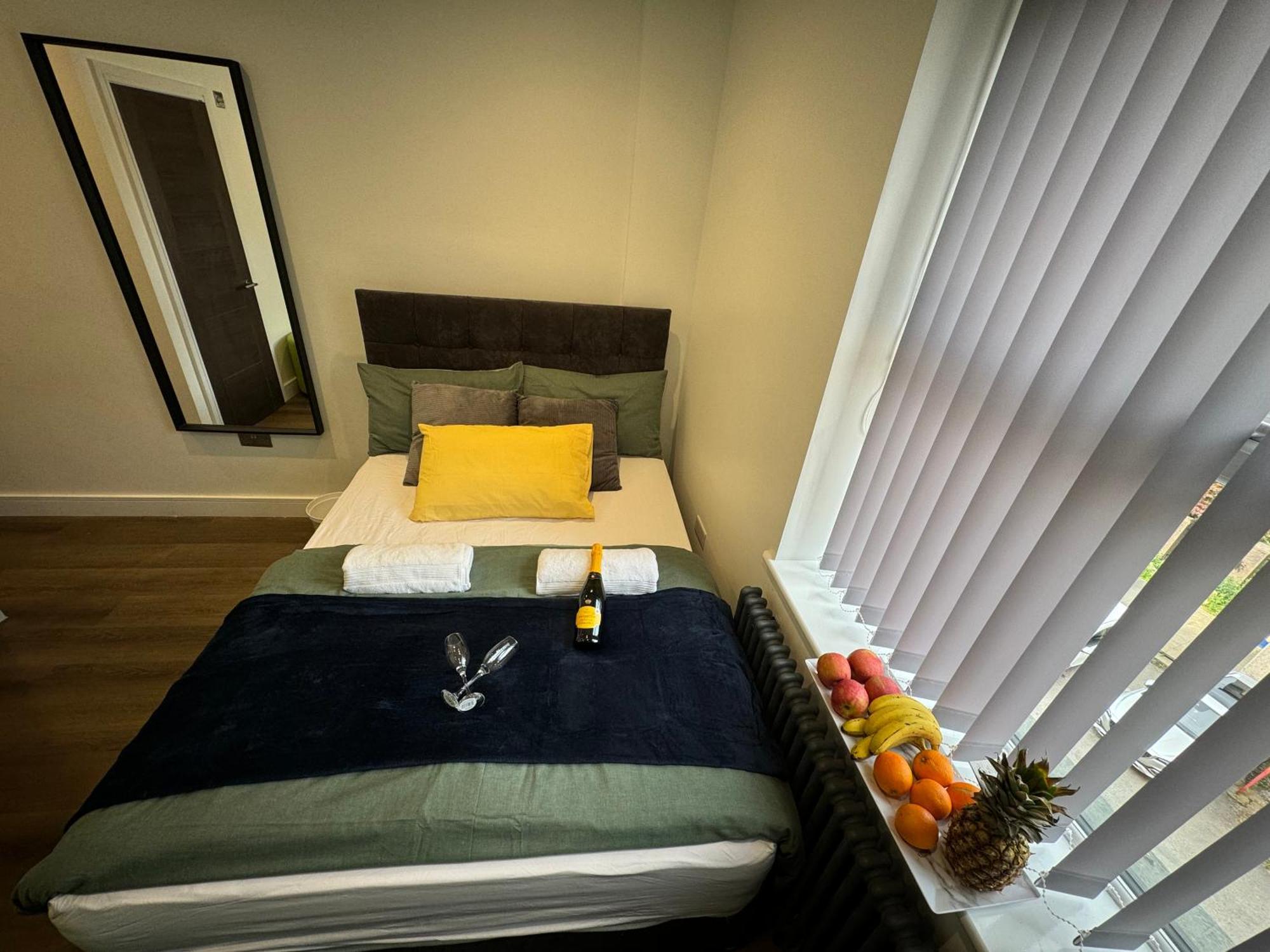 Southgate Luxury Apartments Elland Luaran gambar