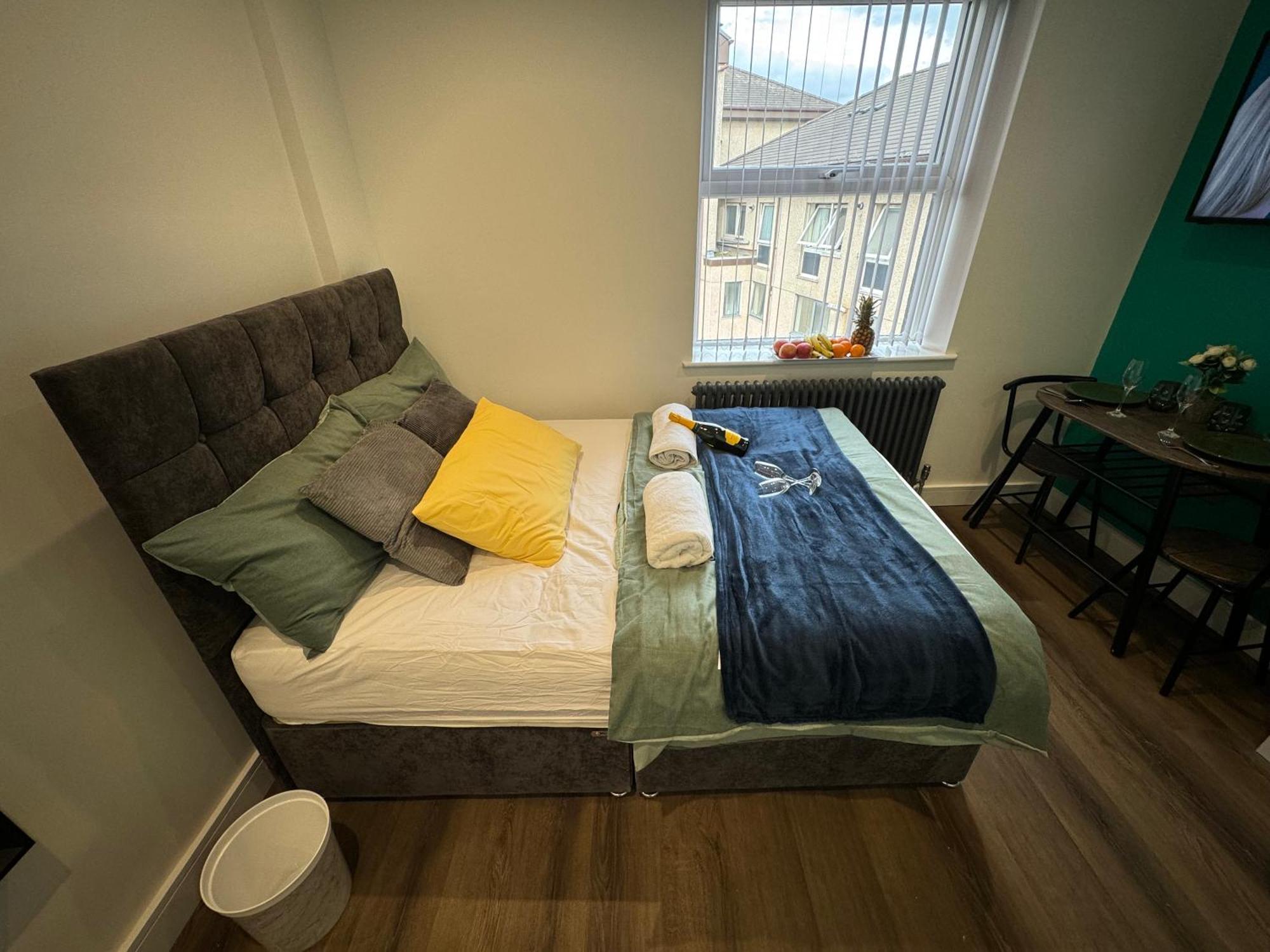 Southgate Luxury Apartments Elland Luaran gambar