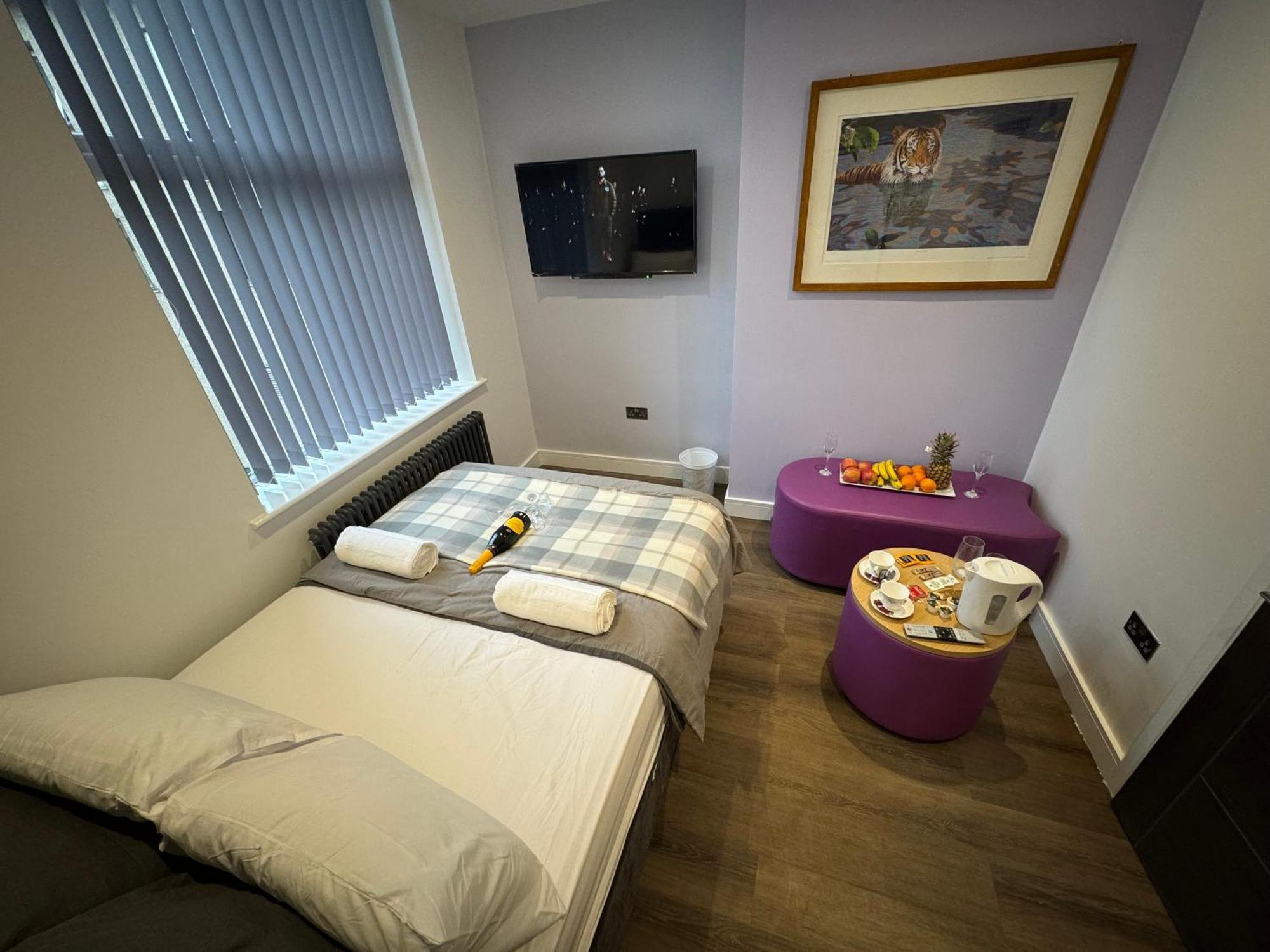 Southgate Luxury Apartments Elland Luaran gambar